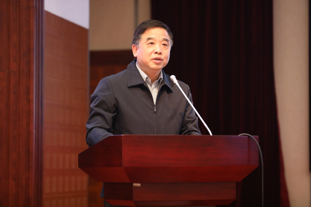 上海政法学院团委书记蒋存耀作为群众组织代表致贺词;上海对外经贸