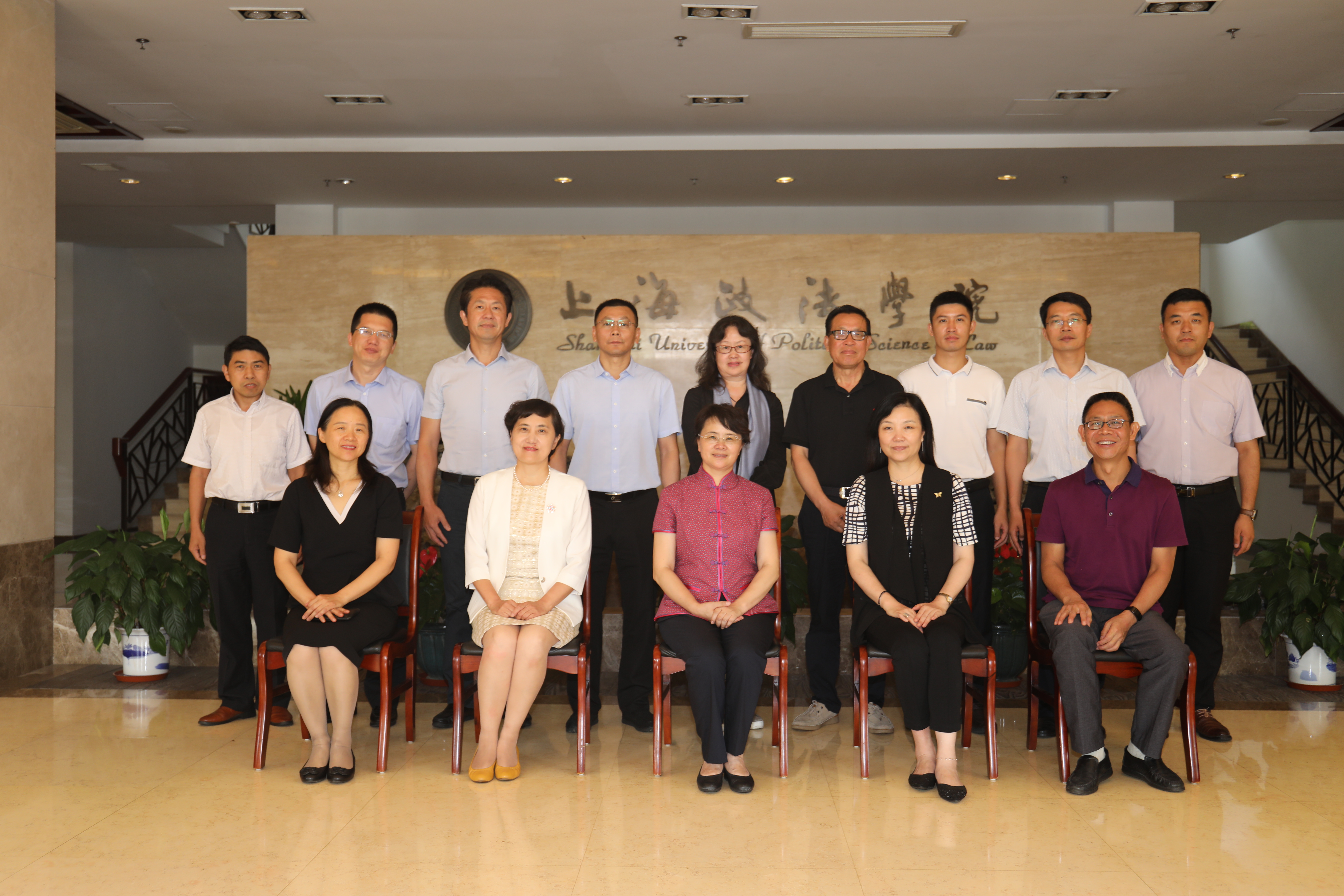 7月8日上午,云南省文山州委副书记,州长张秀兰,州委常委,副州长李