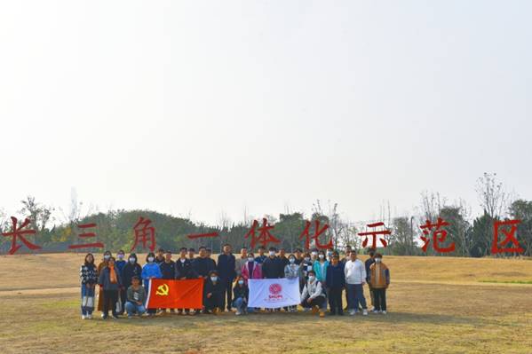 https://www.shupl.edu.cn/_upload/article/images/ae/40/7d417a4e46bc8a0732d8a2eb3ea9/624b6b4b-088d-40ba-b3b6-f8e145ec413c.jpg