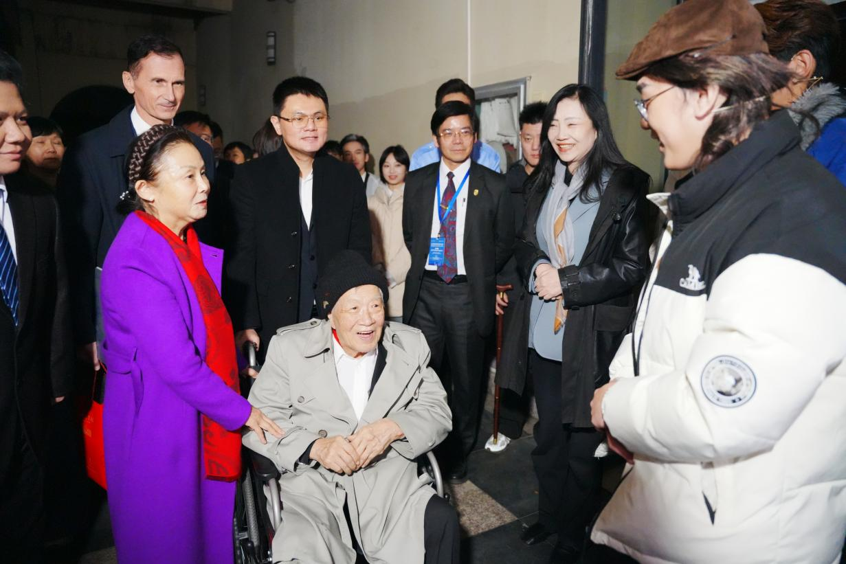 华人神探亲临现场!全球首部李昌钰博士原型话剧《我是Dr.Henry Lee》在我校成功首演