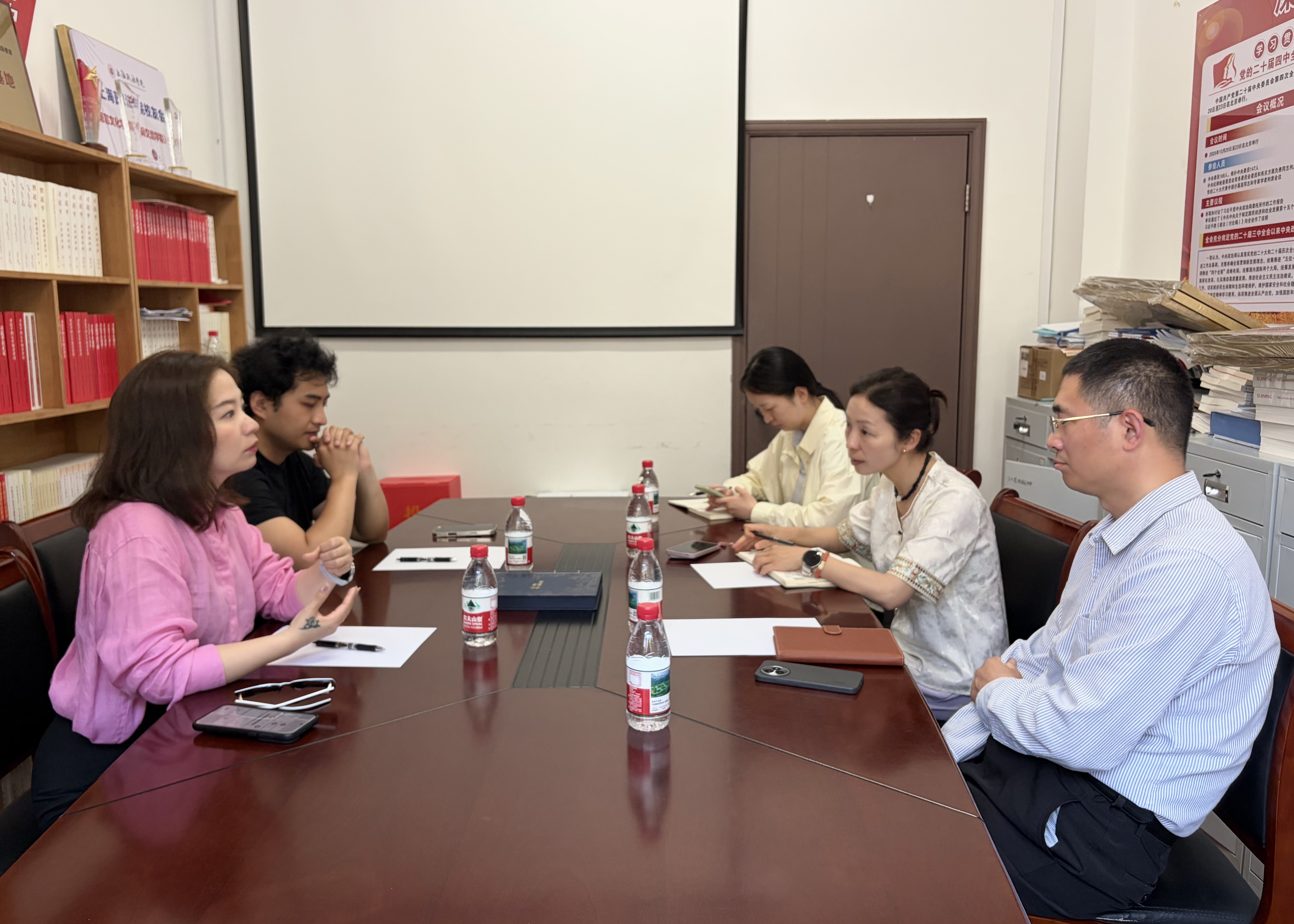 访企拓岗|杭州麦林文化创意有限公司来访语言文化学院（国际交流学院）座谈交流