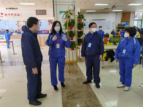 校领导深入食堂检查指导餐饮保障工作